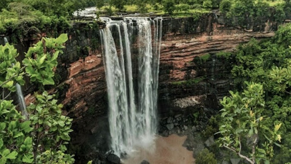 dundhwa-falls-in-panna